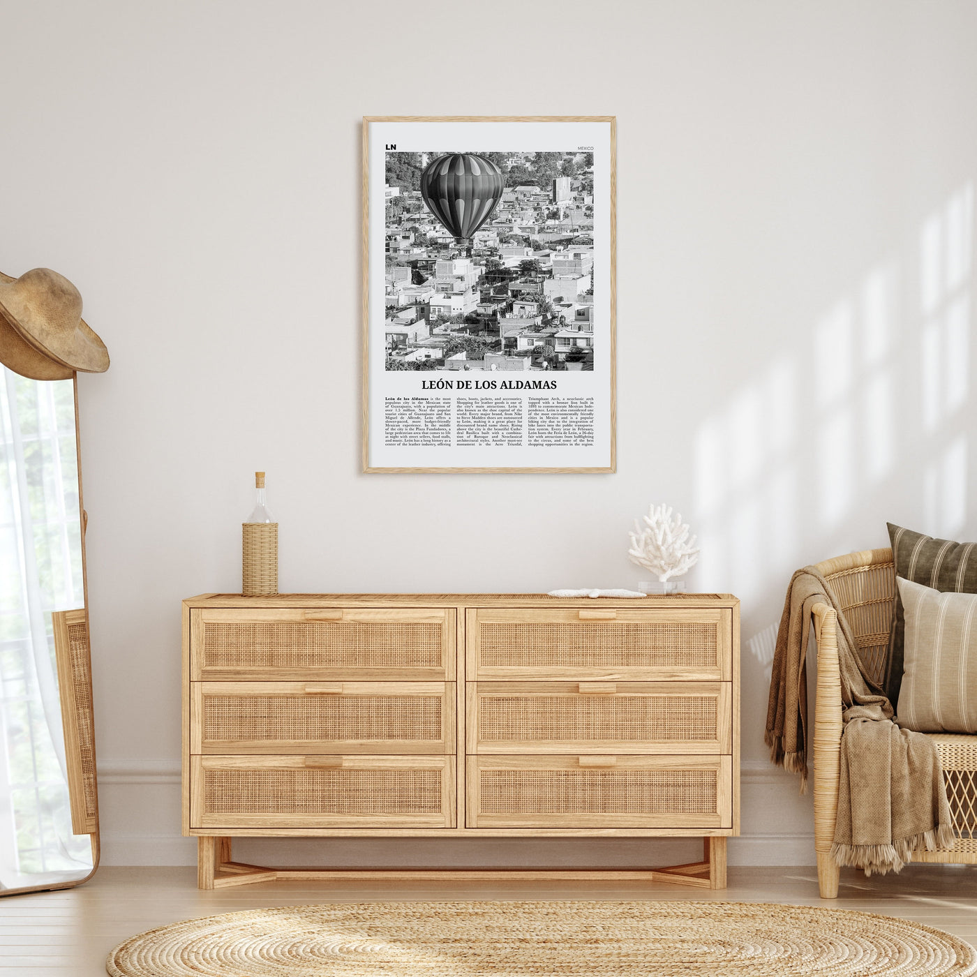 León de los Aldamas Travel B&W Poster